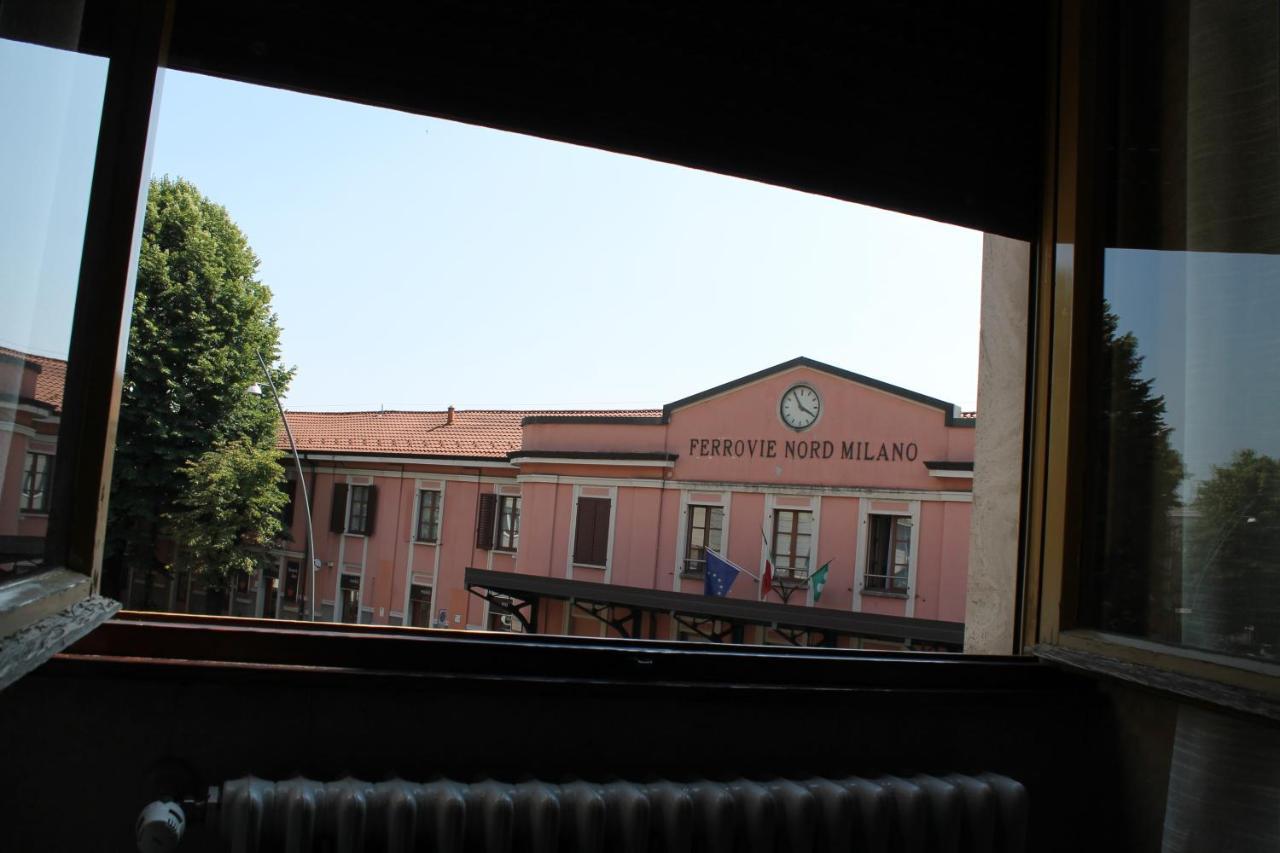 L'Appartamento Della Stazione Di Saronno Buitenkant foto