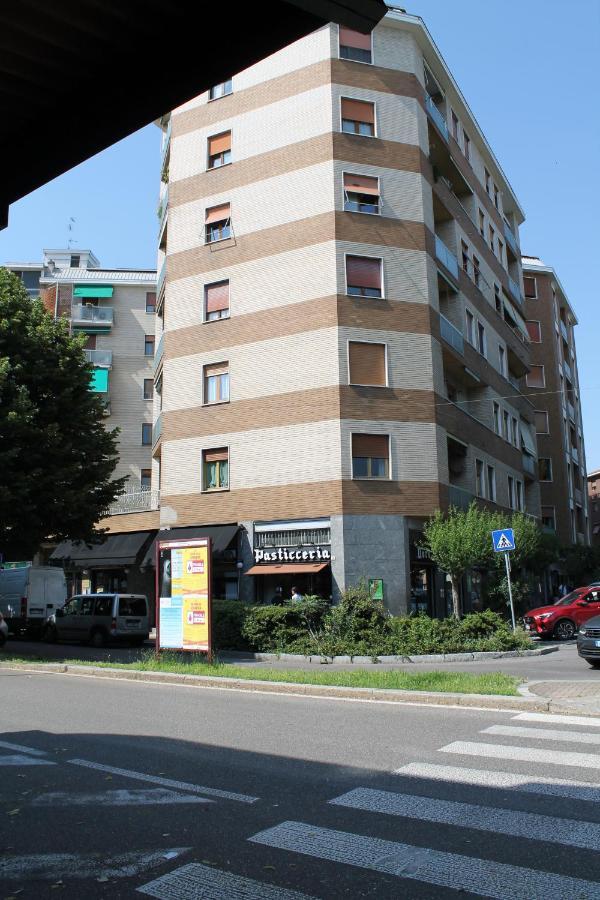 L'Appartamento Della Stazione Di Saronno Buitenkant foto