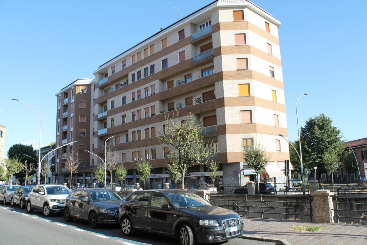 L'Appartamento Della Stazione Di Saronno Buitenkant foto