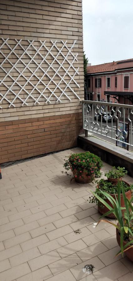 L'Appartamento Della Stazione Di Saronno Buitenkant foto